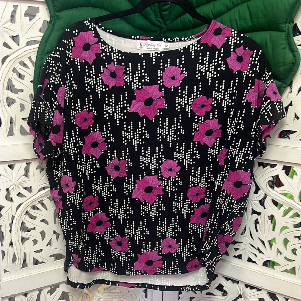 Fighting Eel black/magenta floral (hau flower?) polka dots blouse shirt. Size XS